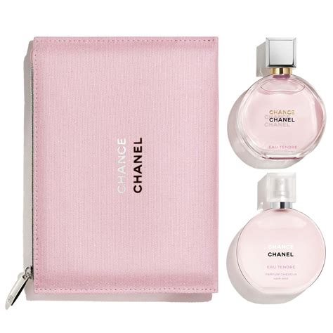 cofanetto profumo chanel chance pochette rossa|CHANCE EAU TENDRE Eau de Toilette Gift Set .